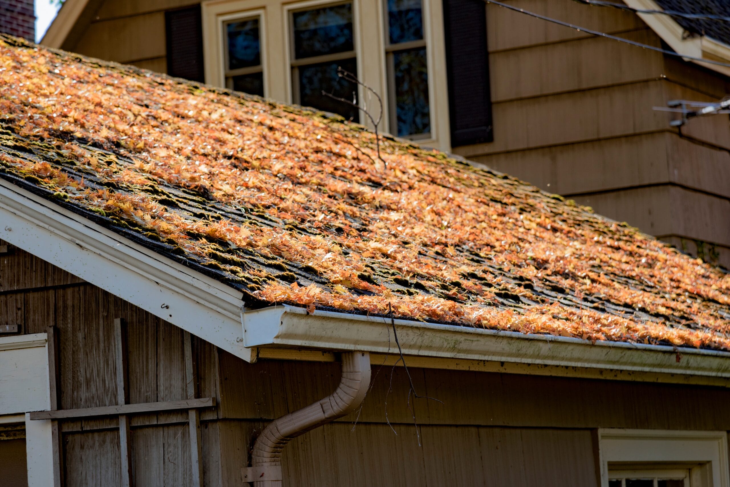 spring roof problems, spring roof damage, roof damage repair, Ellinwood