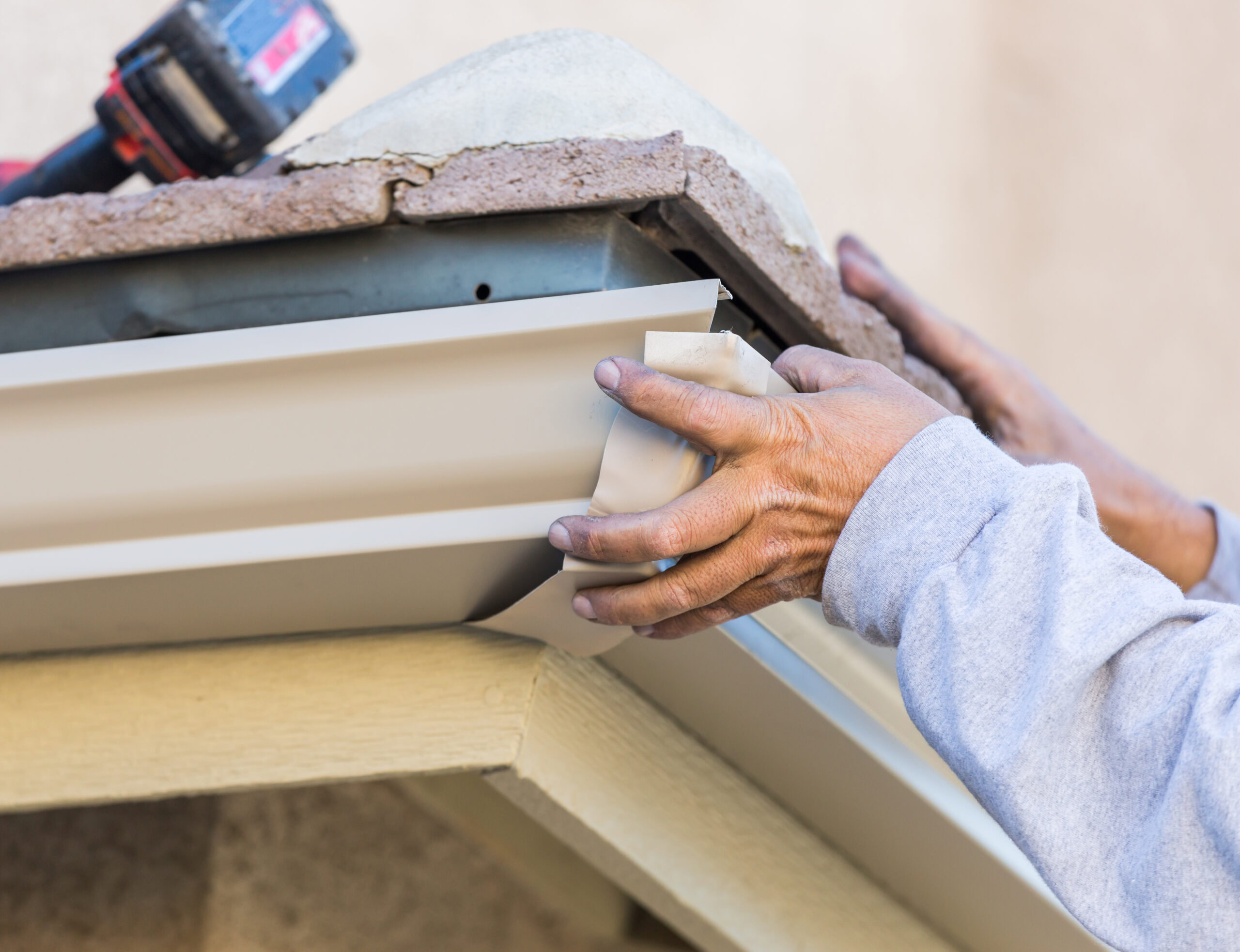 new gutter lifespan in Salina, gutter longevity, gutter replacement signs